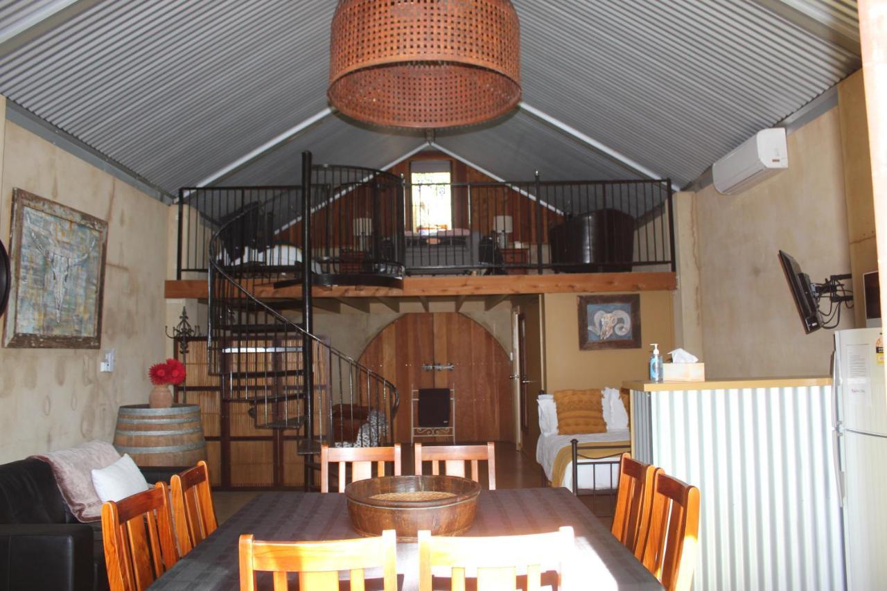 דובו Outback Cellar & Country Cottage מראה חיצוני תמונה